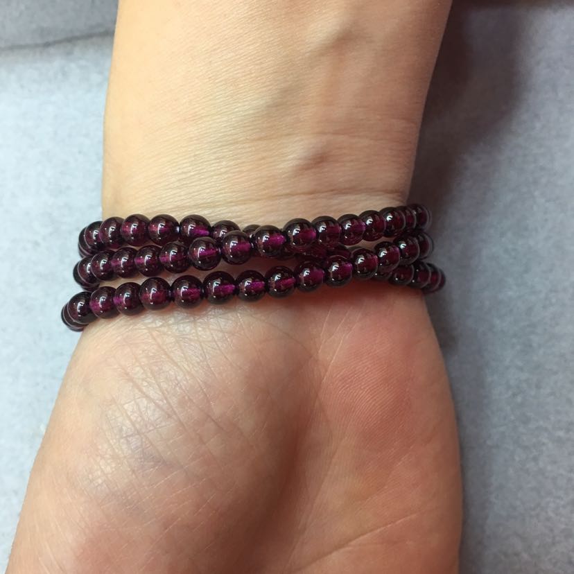 India imported natural garnet purple tooth black creative independent design of versatile 3-ring bracelet India imported natural garnet purple tooth black creative independent design of versatile 3-ring bracelet