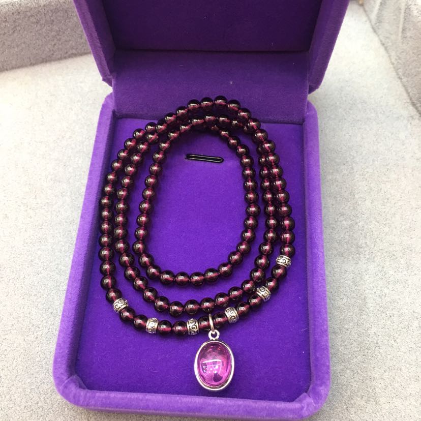 India imported natural garnet purple tooth black creative independent design of versatile 3-ring bracelet India imported natural garnet purple tooth black creative independent design of versatile 3-ring bracelet
