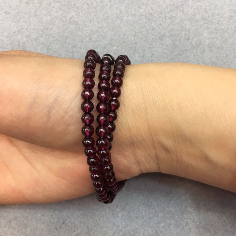 India imported natural garnet purple tooth black creative independent design of versatile 3-ring bracelet India imported natural garnet purple tooth black creative independent design of versatile 3-ring bracelet