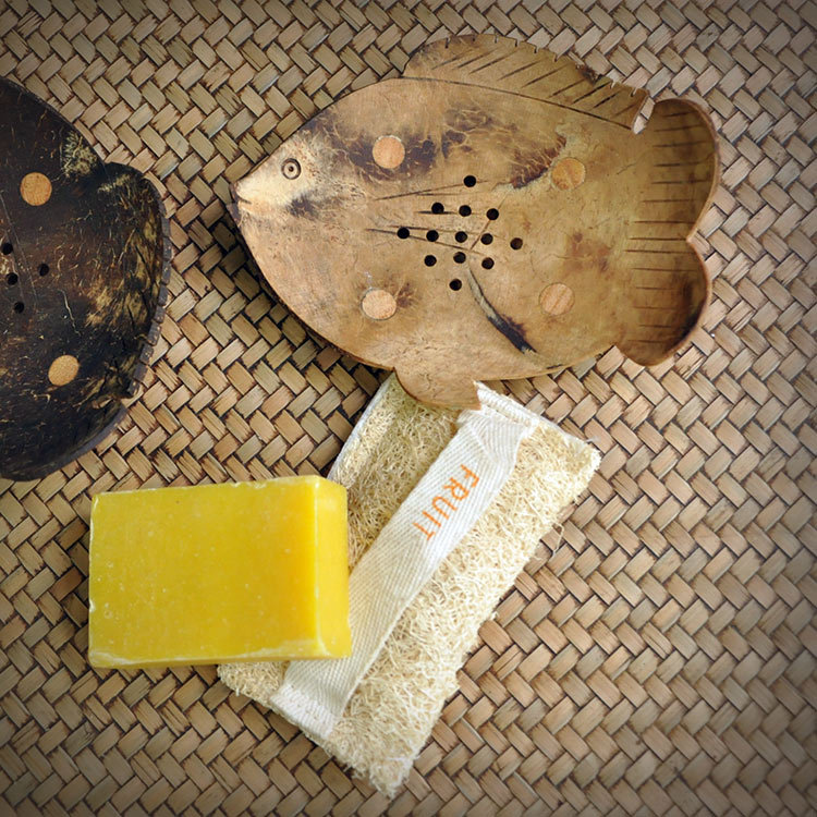 Thailand imported wooden handicraft soap box Coconut shell soap box Creative household soap box wholesale 140231