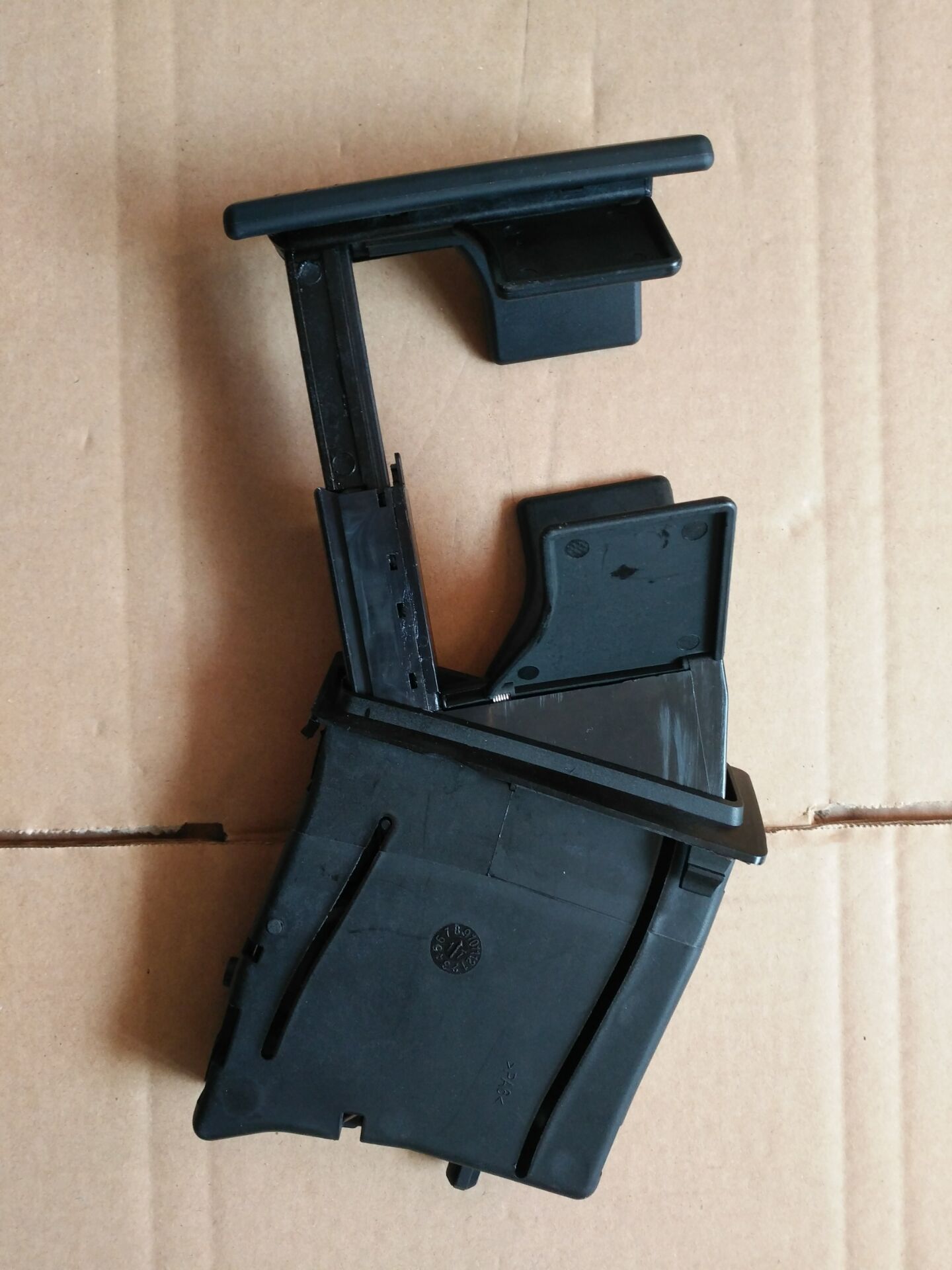 6 Q0 858 602e 6Q0858602E 6Q0 858602E Drink Holder 6 Q0 858 602e 6Q0858602E 6Q0 858602E Drink Holder