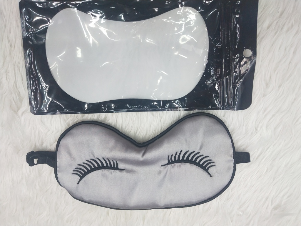 Artificial Silk 3D Embroidery Soft and Comfortable Sleeping Eye Mask Artificial Silk 3D Embroidery Soft and Comfortable Sleeping Eye Mask