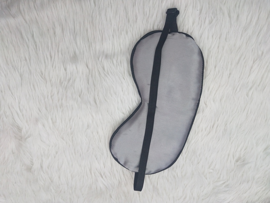 Artificial Silk 3D Embroidery Soft and Comfortable Sleeping Eye Mask Artificial Silk 3D Embroidery Soft and Comfortable Sleeping Eye Mask