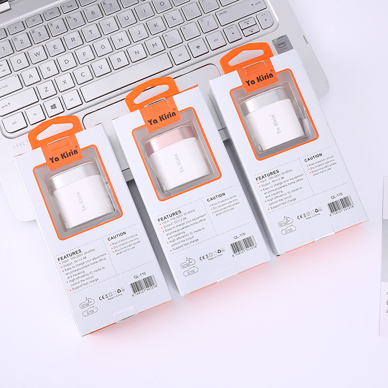 Ya Kirin&#039;s original apple android type-c folding phone dual U charger is quickly charged.