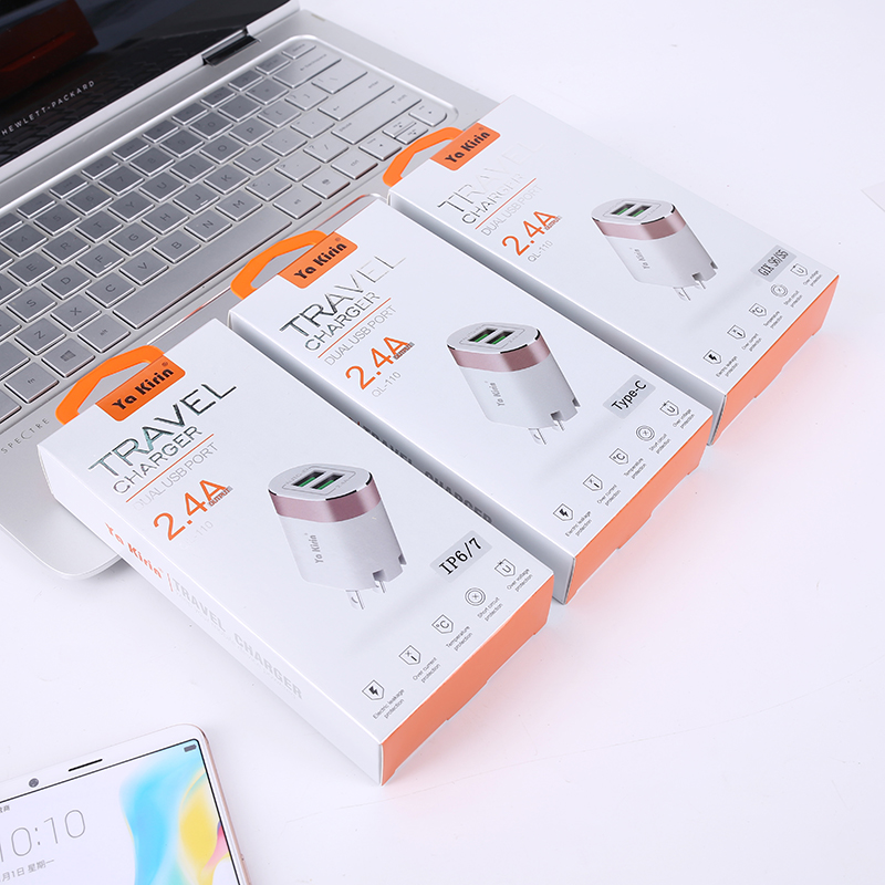 Ya Kirin's original apple android type-c folding phone dual U charger is quickly charged.
