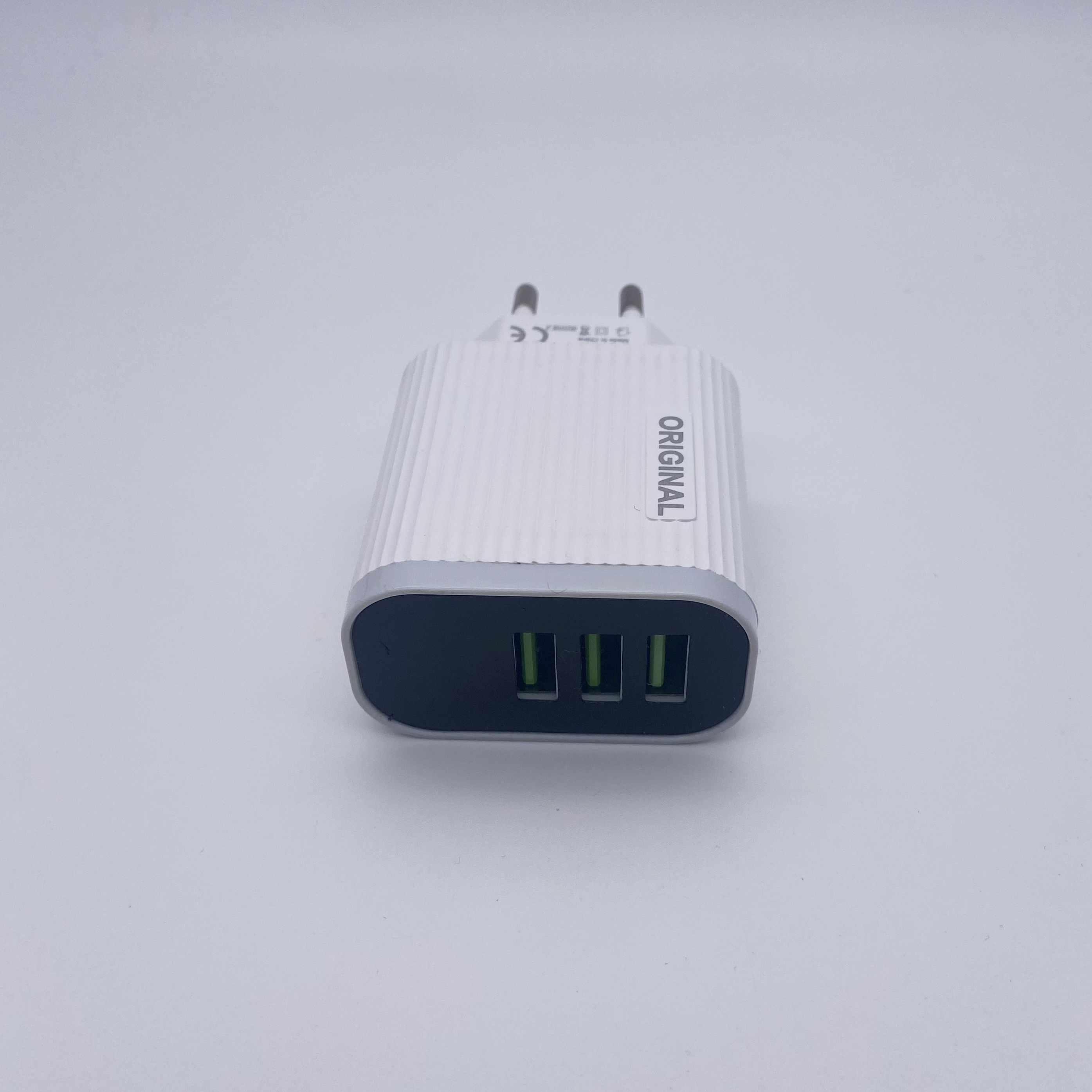 2022 New Haojue Charger Set 3usb Cell Phone Charger for Home Use with LED Display Fast Charging
