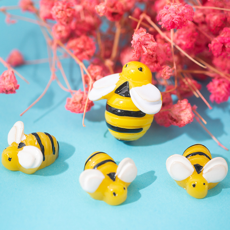 Resin Accessories Cartoon Bee Headdress DIY Ornament Accessories Barrettes Cream Epoxy Phone Shell Stickers