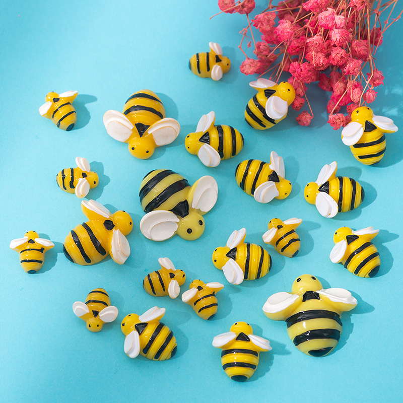 Resin Accessories Cartoon Bee Headdress DIY Ornament Accessories Barrettes Cream Epoxy Phone Shell Stickers