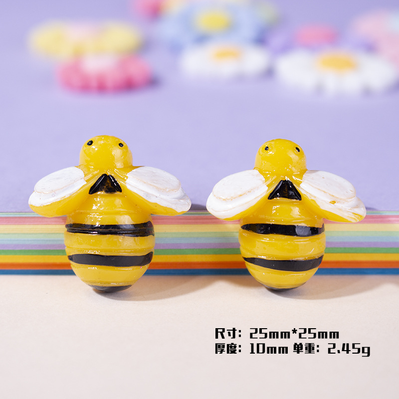 Resin Accessories Cartoon Bee Headdress DIY Ornament Accessories Barrettes Cream Epoxy Phone Shell Stickers