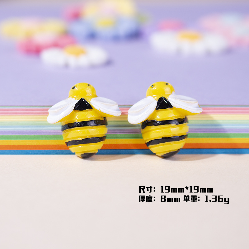 Resin Accessories Cartoon Bee Headdress DIY Ornament Accessories Barrettes Cream Epoxy Phone Shell Stickers