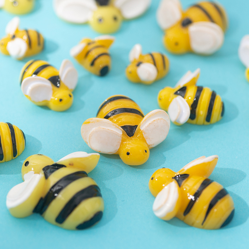 Resin Accessories Cartoon Bee Headdress DIY Ornament Accessories Barrettes Cream Epoxy Phone Shell Stickers