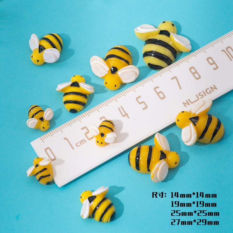 Resin Accessories Cartoon Bee Headdress DIY Ornament Accessories Barrettes Cream Epoxy Phone Shell Stickers