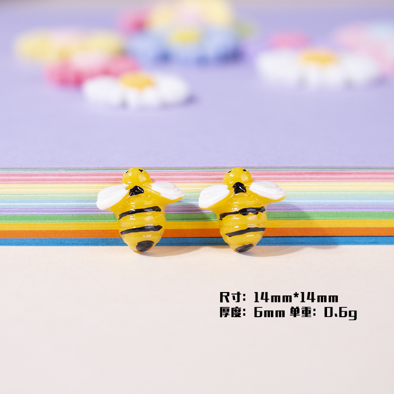 Resin Accessories Cartoon Bee Headdress DIY Ornament Accessories Barrettes Cream Epoxy Phone Shell Stickers