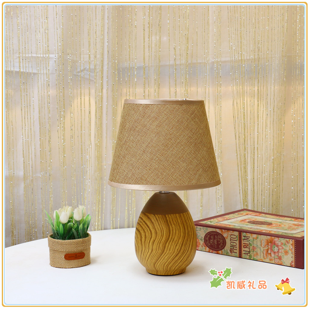 Modern Minimalist Ceramic Table Lamp Bedroom Bedside Lamp Creative and Cozy Wedding Living Room Decorative Lamps
