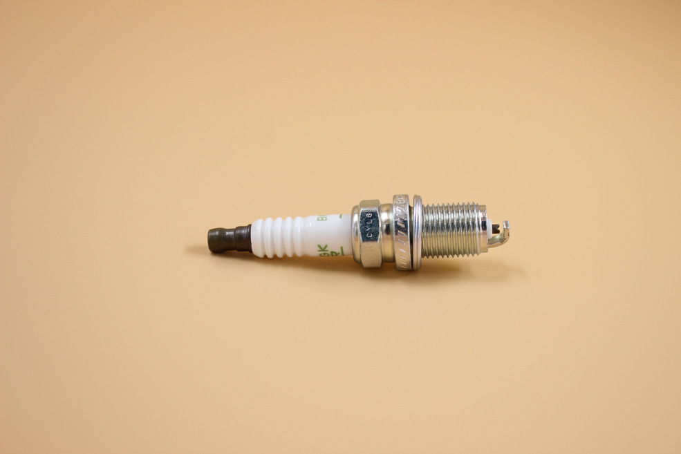 NGK Spark Plug BKR6E-11 for TOYOTA NISSAN LEXUS ISUZU MITSUBISHI KIA SUZUKI