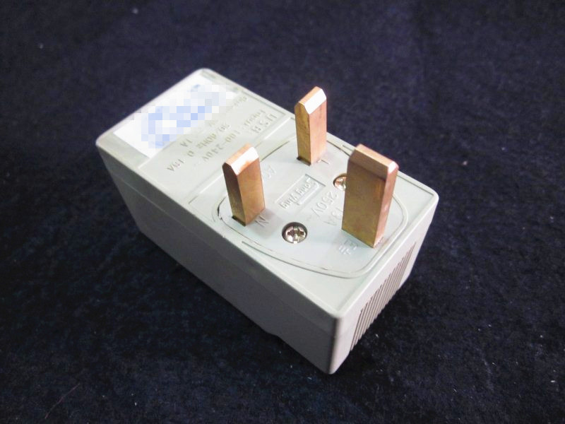European Standard Double round Plug Multi-Function Conversion Socket with USB Outlet Converter