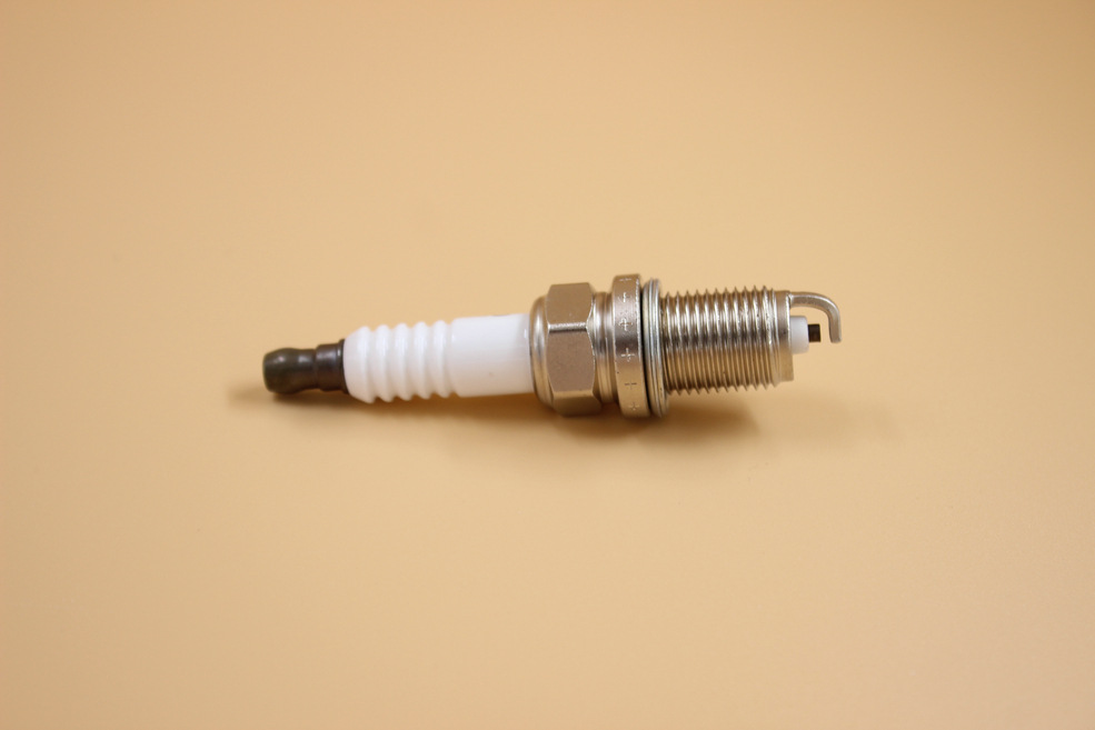 Toyota spark plug 90919-yzzac Q20U-11 Toyota spark plug 90919-yzzac Q20U-11
