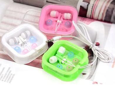 Boxed small apple headset sound extraordinary sales in South America