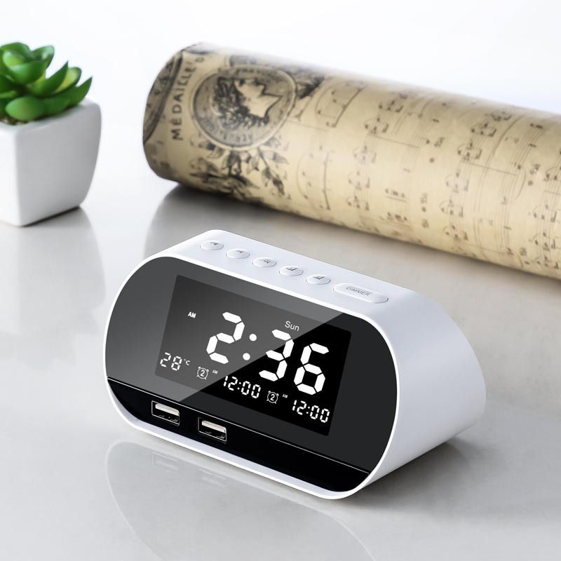 Amazon Hot Sale Dual USB Rechargeable Alarm Clock Smart Wireless Radio LCD Perpetual Calendar Temperature Clock Radio