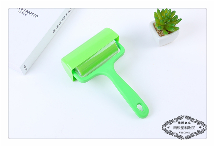 Green Drum Type Clothing Lint Remover Dusting Brush Hair Remover Home Clothing Hair Removal Brush Bed Brush