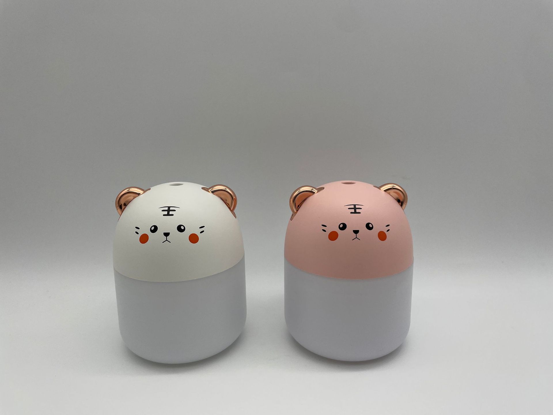 Cute Tiger Cute Bear Humidifier Household Heavy Fog Car Mute Atomizer Desktop Cute Pet Humidifier Wholesale