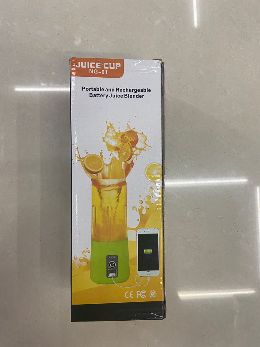 Portable mini household electric juicer juicer USB multi-function juicer small rechargeable juice