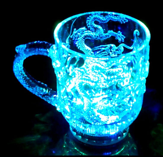 Luminous Cup Colorful Dragon Cup with Water Color Change Luminous Cup Bar Beer Mug Light-Emitting Plastic Cup with Water Luminous Cup Colorful Dragon Cup with Water Color Change Luminous Cup Bar Beer Mug Light-Emitting Plastic Cup with Water
