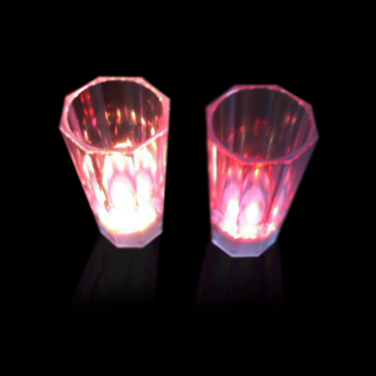 Manufacturers direct selling foreign trade luminous cup of the latest new bar special cup colorful cup Manufacturers direct selling foreign trade luminous cup of the latest new bar special cup colorful cup