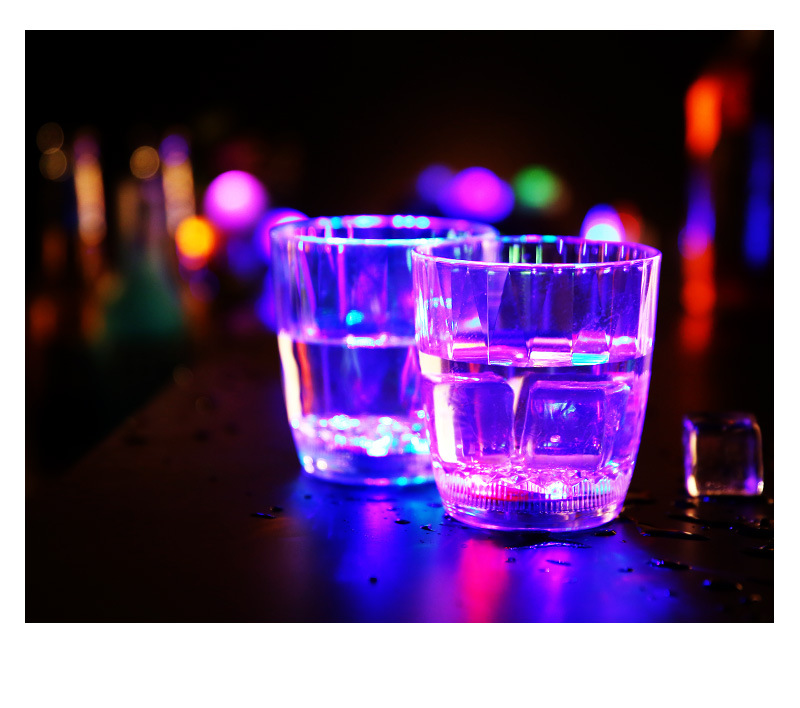 Luminous handle surface cup luminous cup flashing cup colorful flashing cup LED flashing cup flashing water