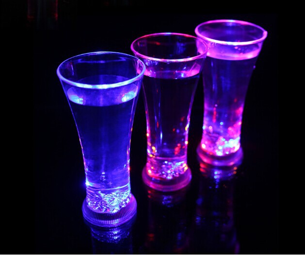 Luminous handle surface cup luminous cup flashing cup colorful flashing cup LED flashing cup flashing water