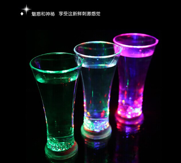 Luminous handle surface cup luminous cup flashing cup colorful flashing cup LED flashing cup flashing water