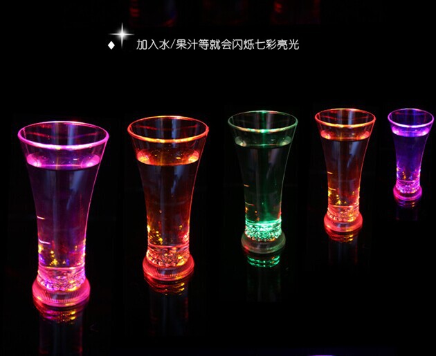 Luminous handle surface cup luminous cup flashing cup colorful flashing cup LED flashing cup flashing water