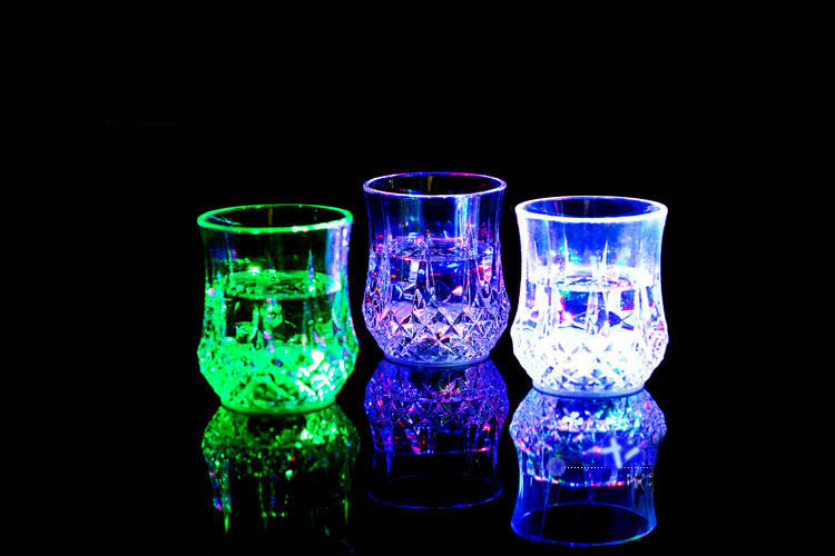 Internet Celebrity New Teqi Luminous Cup Led into the Water Bright Diamond Cup Pineapple Cup Bar KTV Beer Cup
