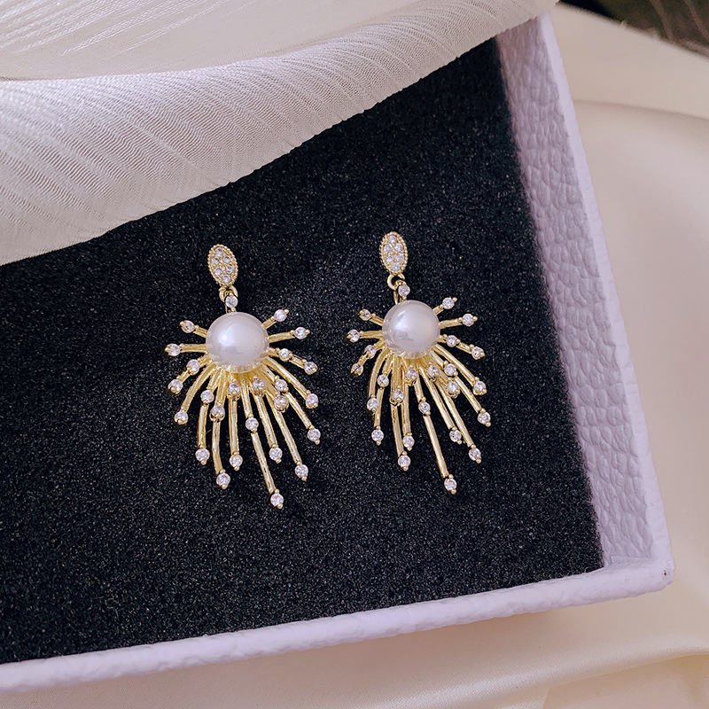 Korean Style Sterling Silver Needle Earrings Retro Exaggerated Cold Style Super Flash Metal Fireworks Earrings for Women Korean Style Sterling Silver Needle Earrings Retro Exaggerated Cold Style Super Flash Metal Fireworks Earrings for Women