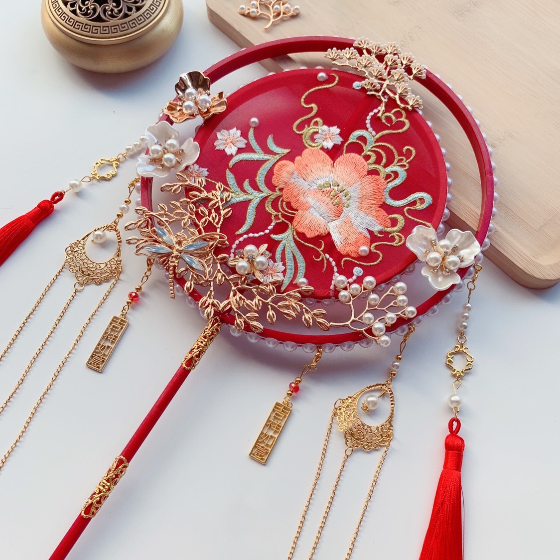 Wedding Fan Xiuhe Circular Fan Bride Wedding Tie Fan Red Antique Embroidery Finished DIY Hand Holding Fan