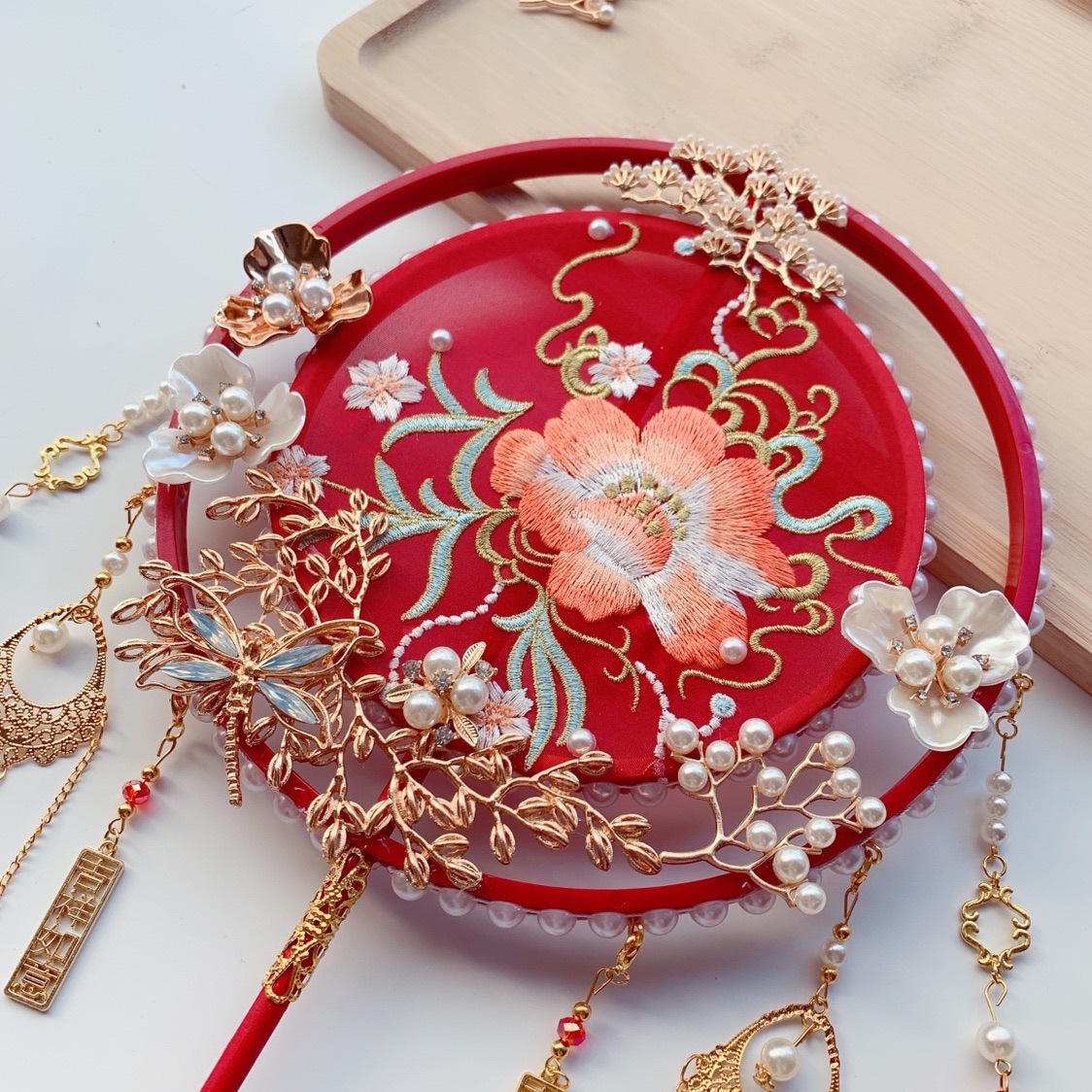 Wedding Fan Xiuhe Circular Fan Bride Wedding Tie Fan Red Antique Embroidery Finished DIY Hand Holding Fan
