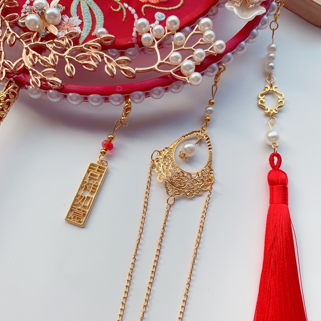 Wedding Fan Xiuhe Circular Fan Bride Wedding Tie Fan Red Antique Embroidery Finished DIY Hand Holding Fan
