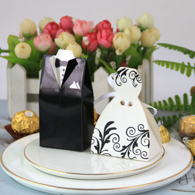 Watson Creative European Style Wedding Candies Box Paper Gift Box Suit Bridegroom Bride Dress Candy Box Wholesale