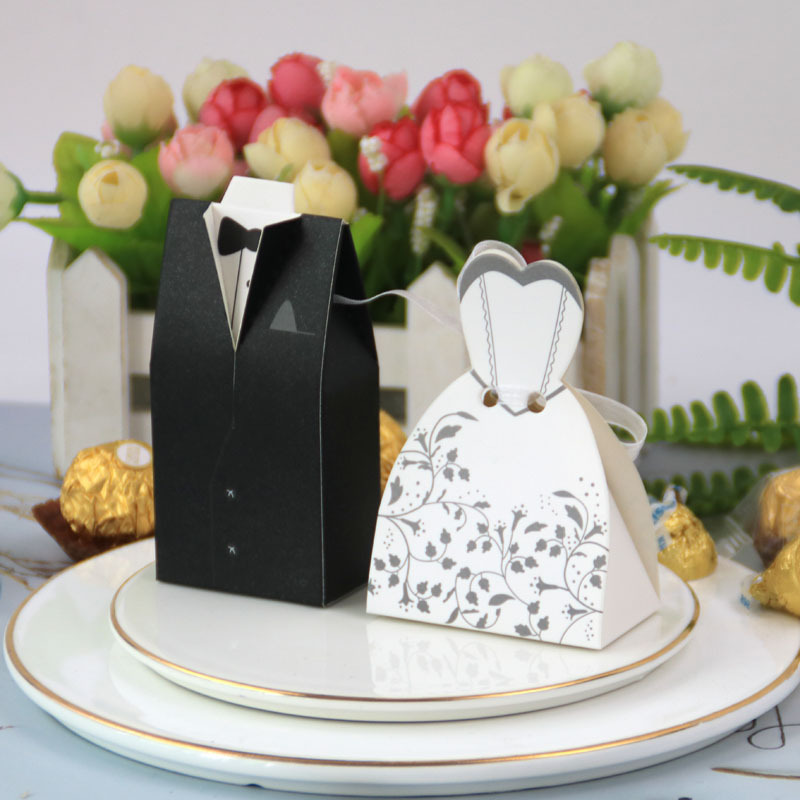 Watson Creative European Style Wedding Candies Box Paper Gift Box Suit Bridegroom Bride Dress Candy Box Wholesale