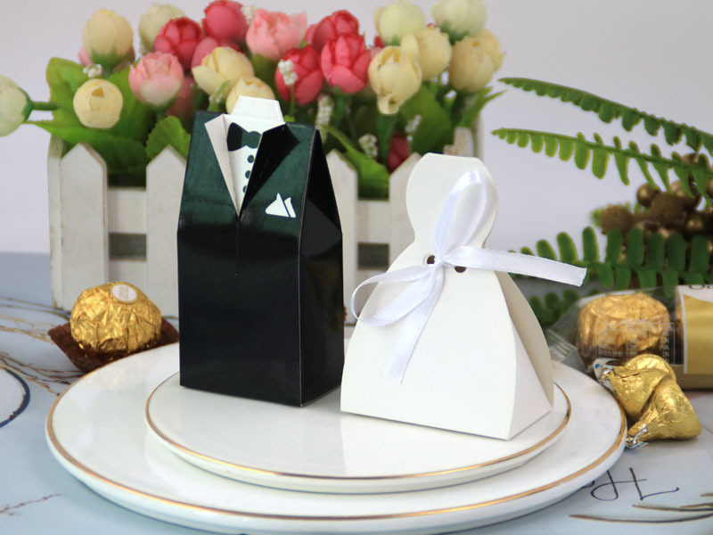 Watson Creative European Style Wedding Candies Box Paper Gift Box Suit Bridegroom Bride Dress Candy Box Wholesale Watson Creative European Style Wedding Candies Box Paper Gift Box Suit Bridegroom Bride Dress Candy Box Wholesale