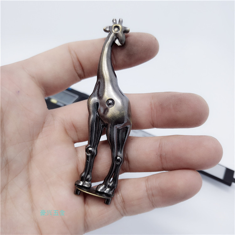 Metal Deer Animal Decoration Metal Casting Giraffe Red-Crowned Crane Persian Cat 3D Mini Ornaments Metal Deer Animal Decoration Metal Casting Giraffe Red-Crowned Crane Persian Cat 3D Mini Ornaments
