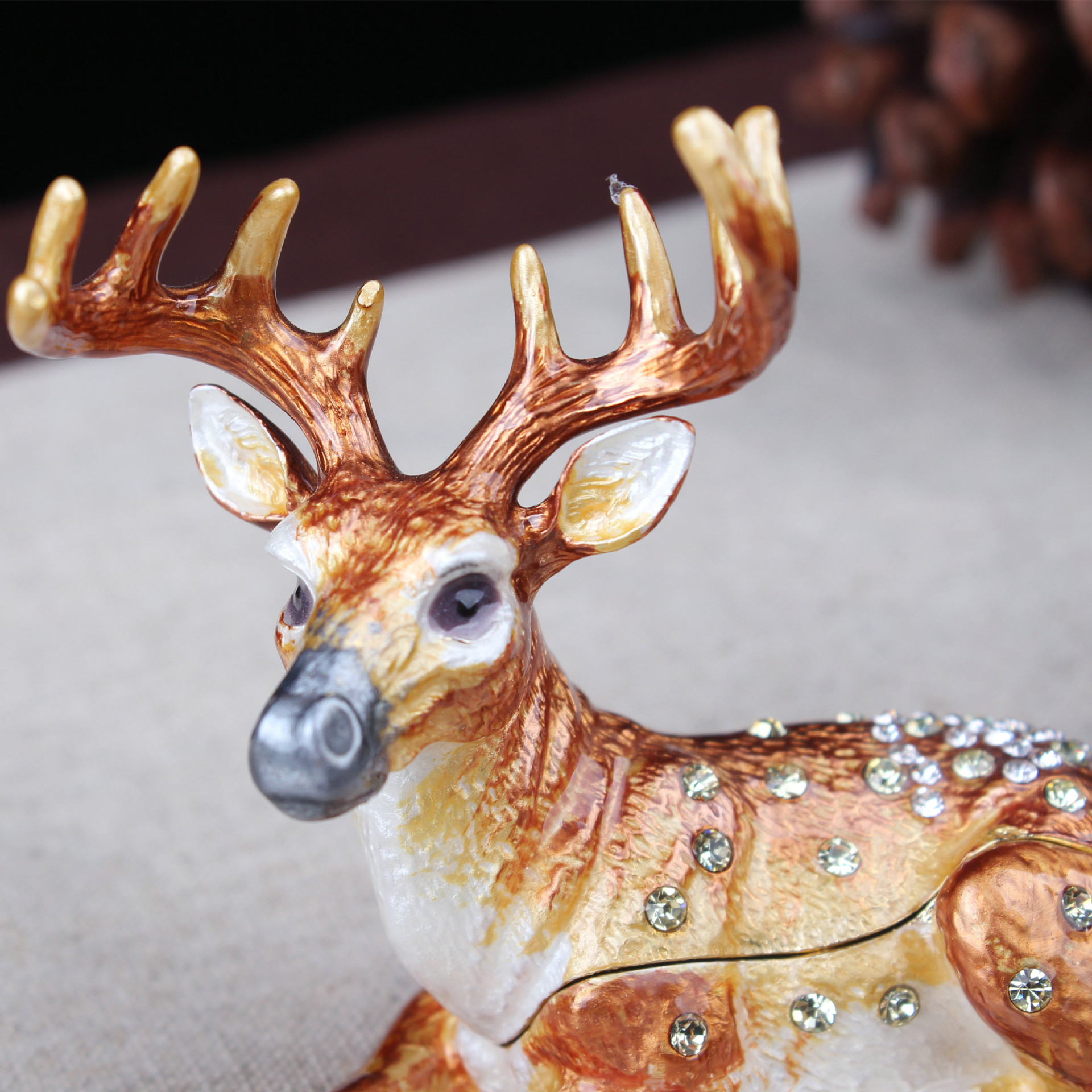 Metal Deer Yishangbao Factory Direct Sale Metal Alloy Christmas Gift Elk Enamel Decoration Storage Box AB1111-200