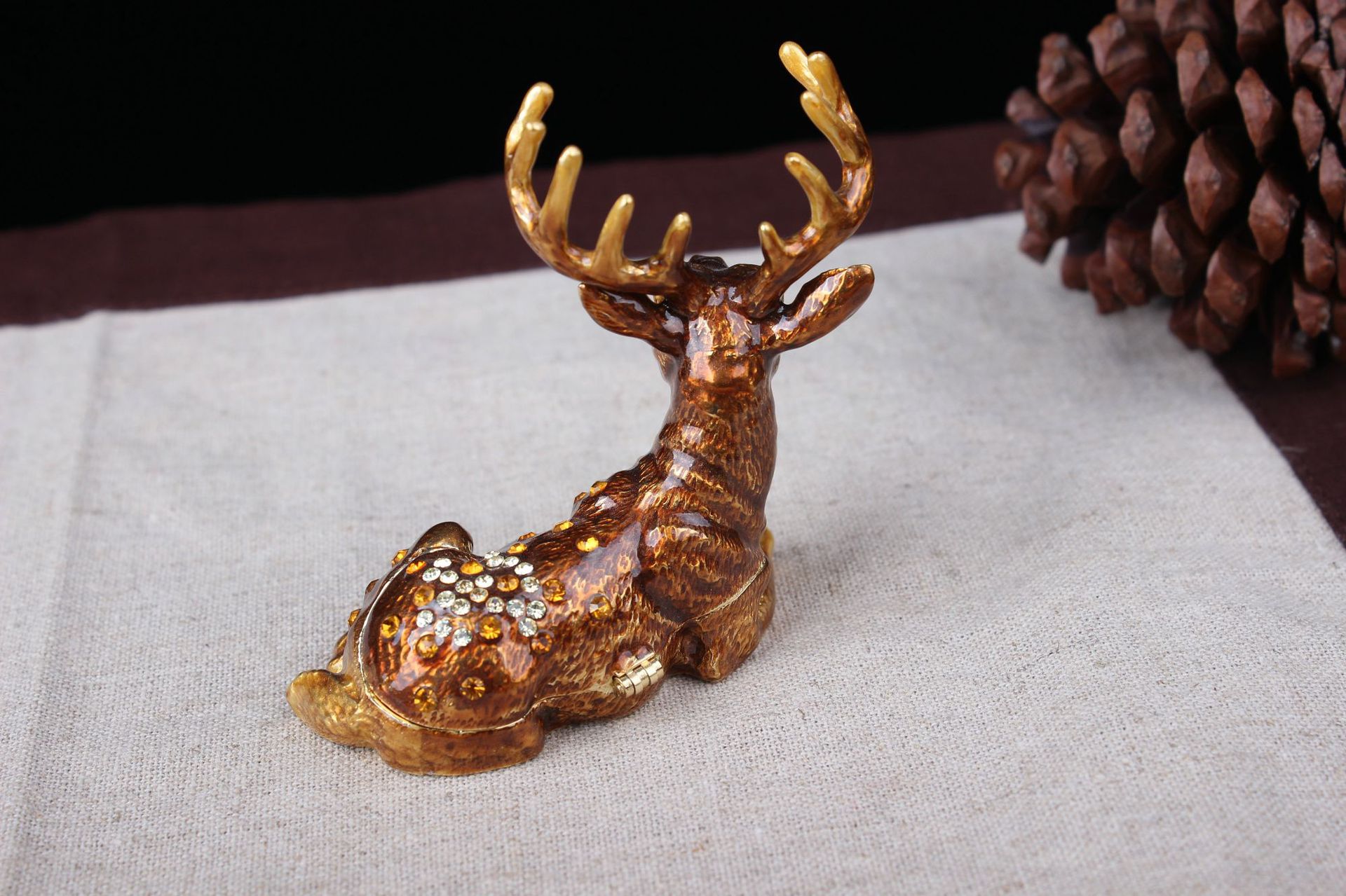 Metal Deer Yishangbao Factory Direct Sale Metal Alloy Christmas Gift Elk Enamel Decoration Storage Box AB1111-200