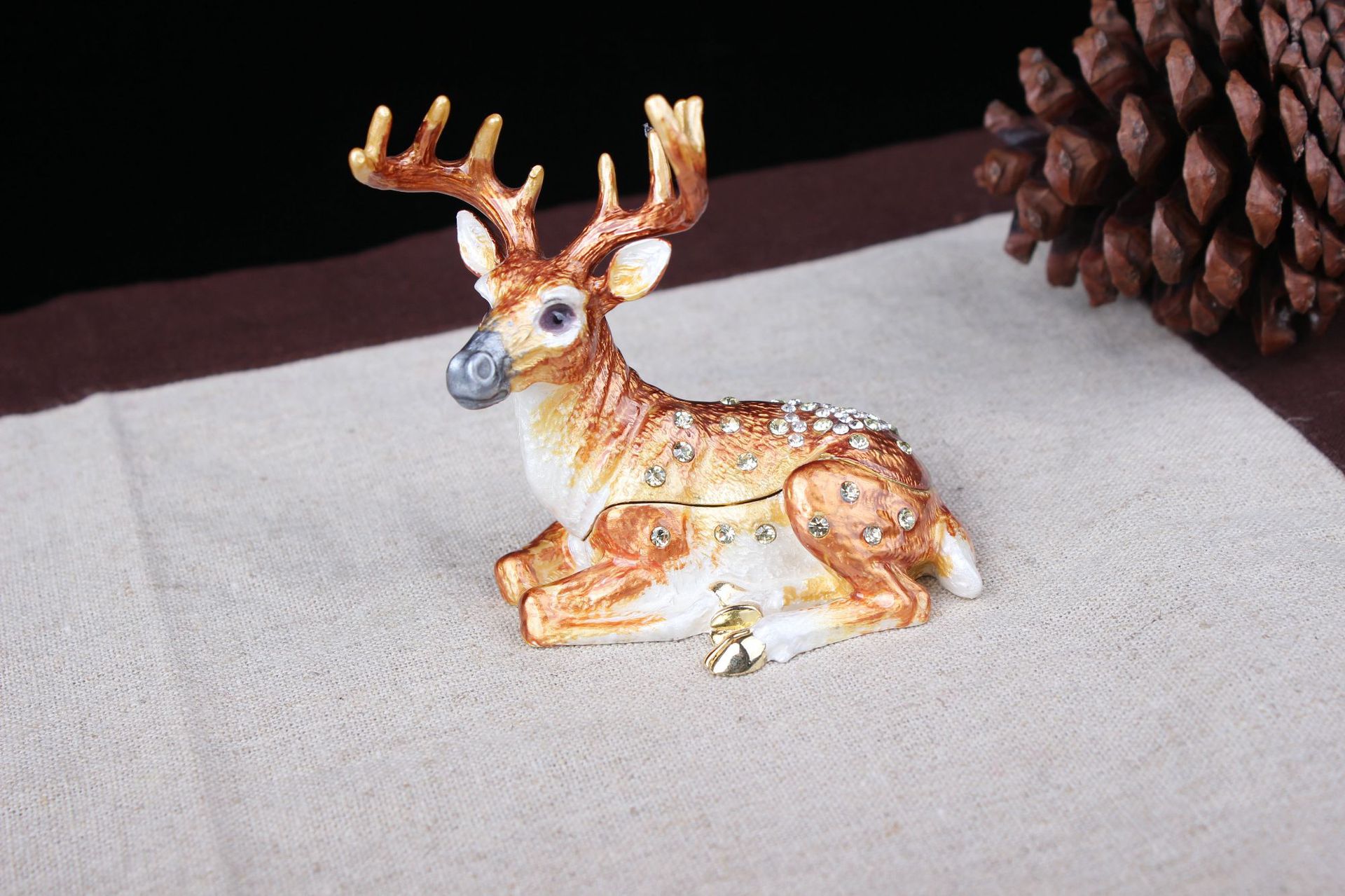 Metal Deer Yishangbao Factory Direct Sale Metal Alloy Christmas Gift Elk Enamel Decoration Storage Box AB1111-200