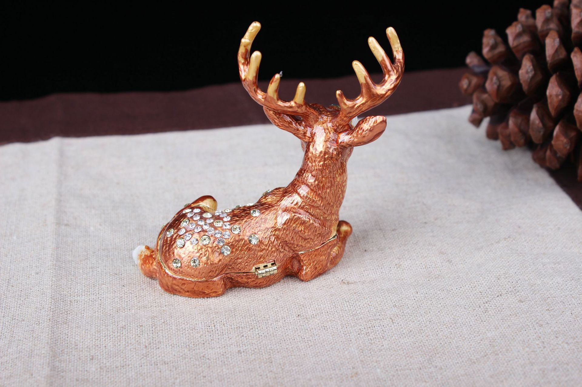 Metal Deer Yishangbao Factory Direct Sale Metal Alloy Christmas Gift Elk Enamel Decoration Storage Box AB1111-200