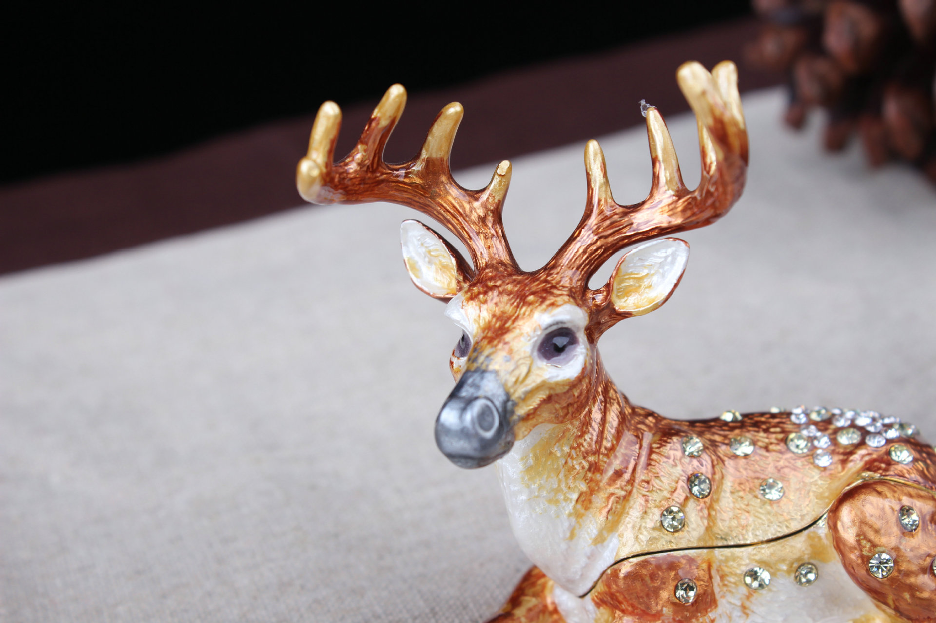 Metal Deer Yishangbao Factory Direct Sale Metal Alloy Christmas Gift Elk Enamel Decoration Storage Box AB1111-200