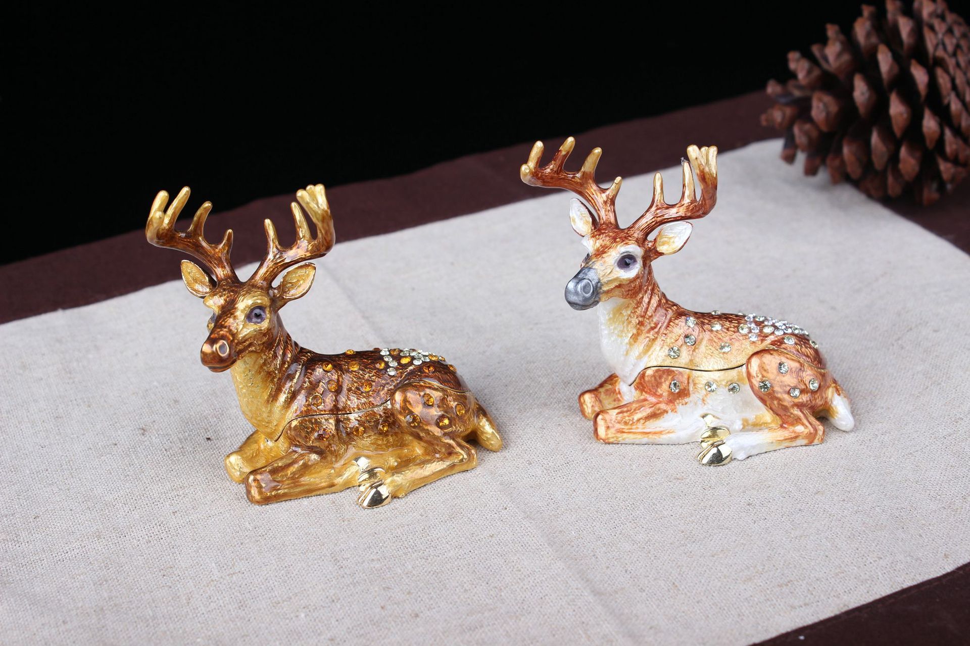 Metal Deer Yishangbao Factory Direct Sale Metal Alloy Christmas Gift Elk Enamel Decoration Storage Box AB1111-200