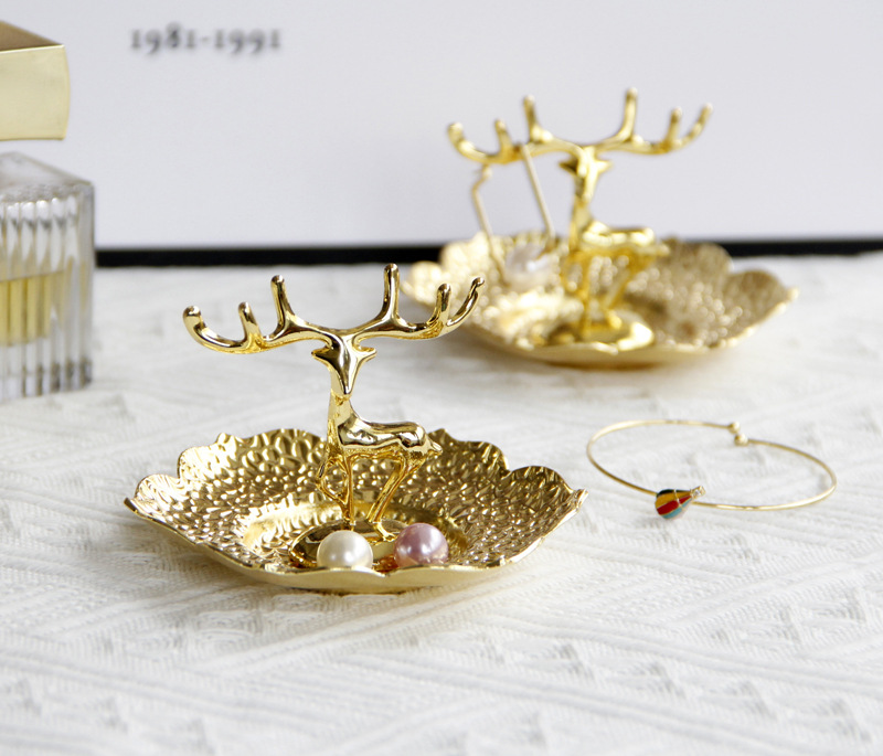 INS Nordic Style Golden Reindeer Jewelry Plate Metal Middle East Arabic Ring Metal Deer INS Nordic Style Golden Reindeer Jewelry Plate Metal Middle East Arabic Ring Metal Deer