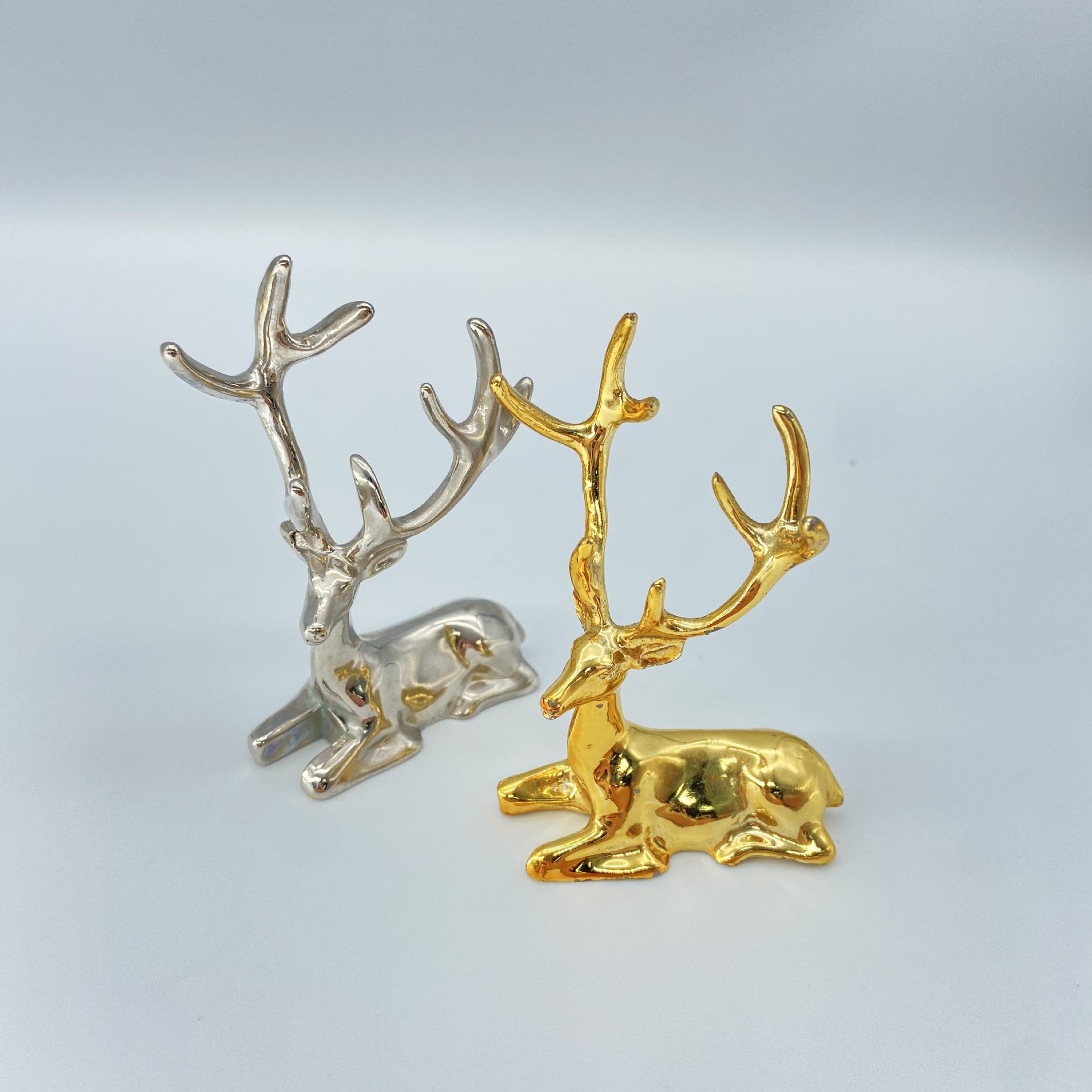 Elk Decoration Metal European Decoration Home Gift Keychain Animal Light Luxury Decorations Ornaments Metal Deer