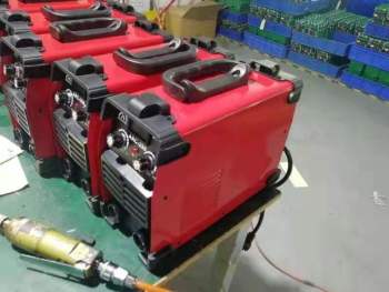 Factory direct sales of good quality welding machine